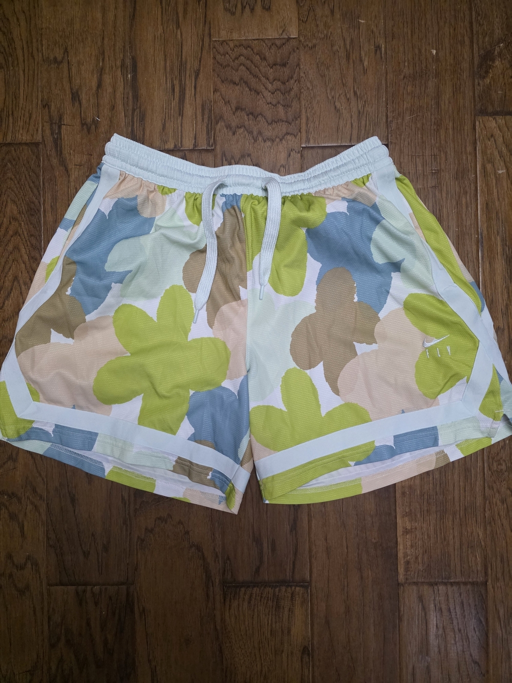 Nike Women’s Floral-Print Athletic Shorts in Green, Blue sz XL